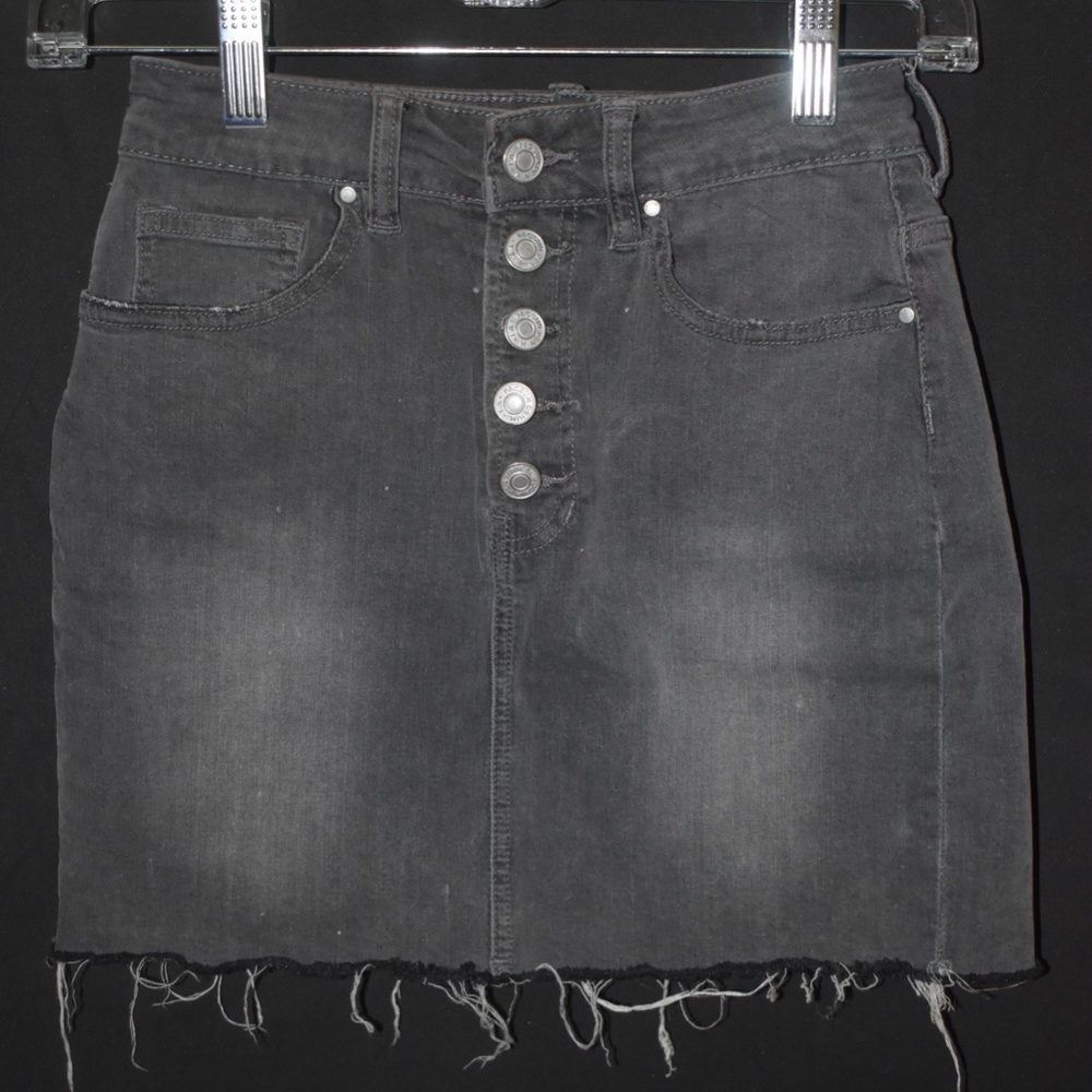 Grey PacSun Denim Skirt. Size 23.